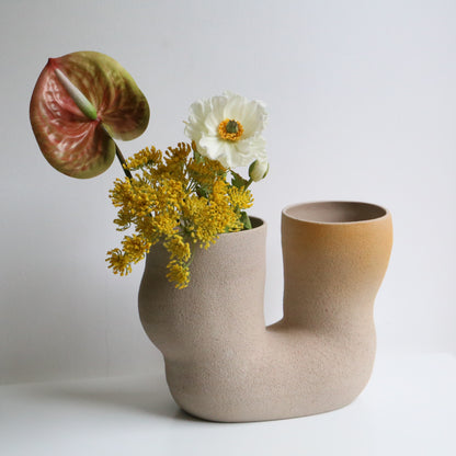 DUNE LOOP VASE